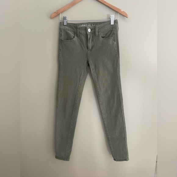 American Eagle Outfitters: Olive Green Jeans - Picture 13 of 17